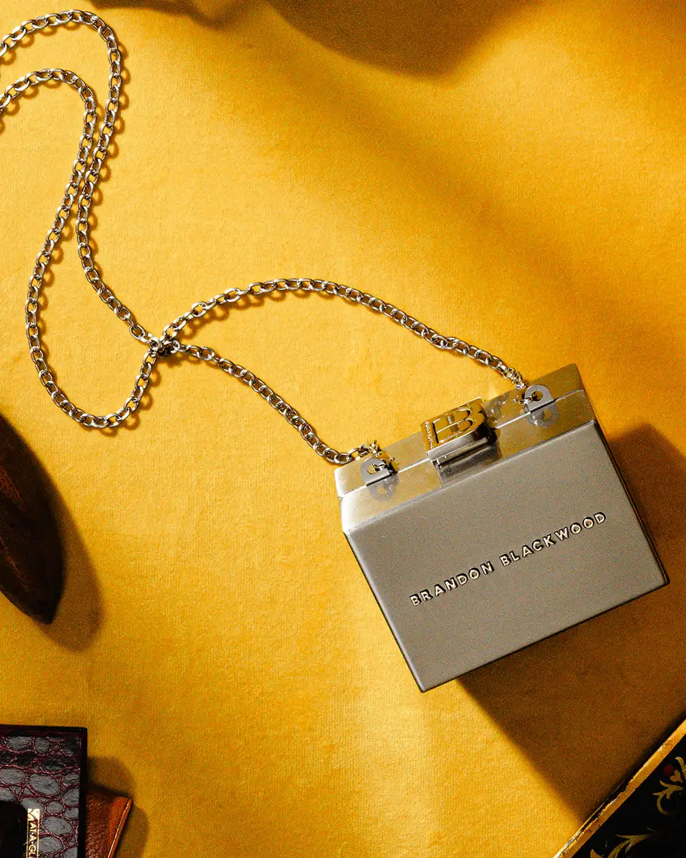 Crossbody-silver-metal-trunk