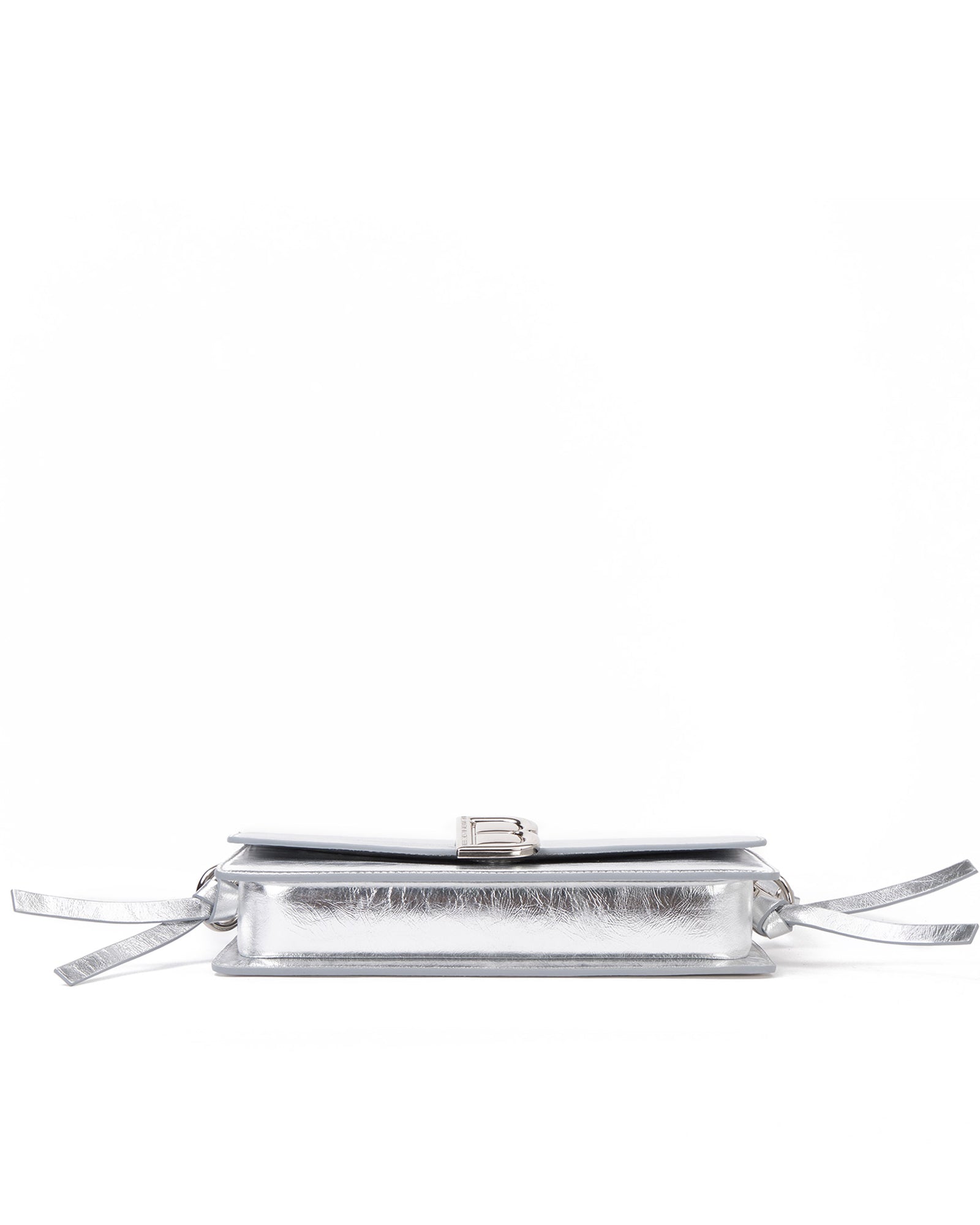 Bottom of Nia Bag with silver cracked leather four metal feet