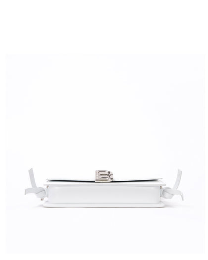 Bottom of Nia Bag with white leather four metal feet thumbnail 6